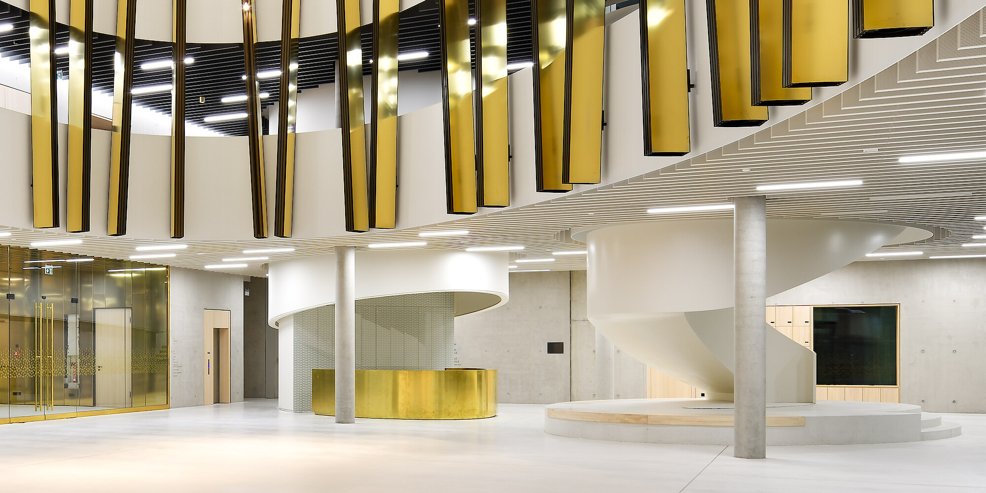 (Ralf Dieter Bischoff © Marius Schreyer Design)  (Ralf Dieter Bischoff © Marius Schreyer Design)