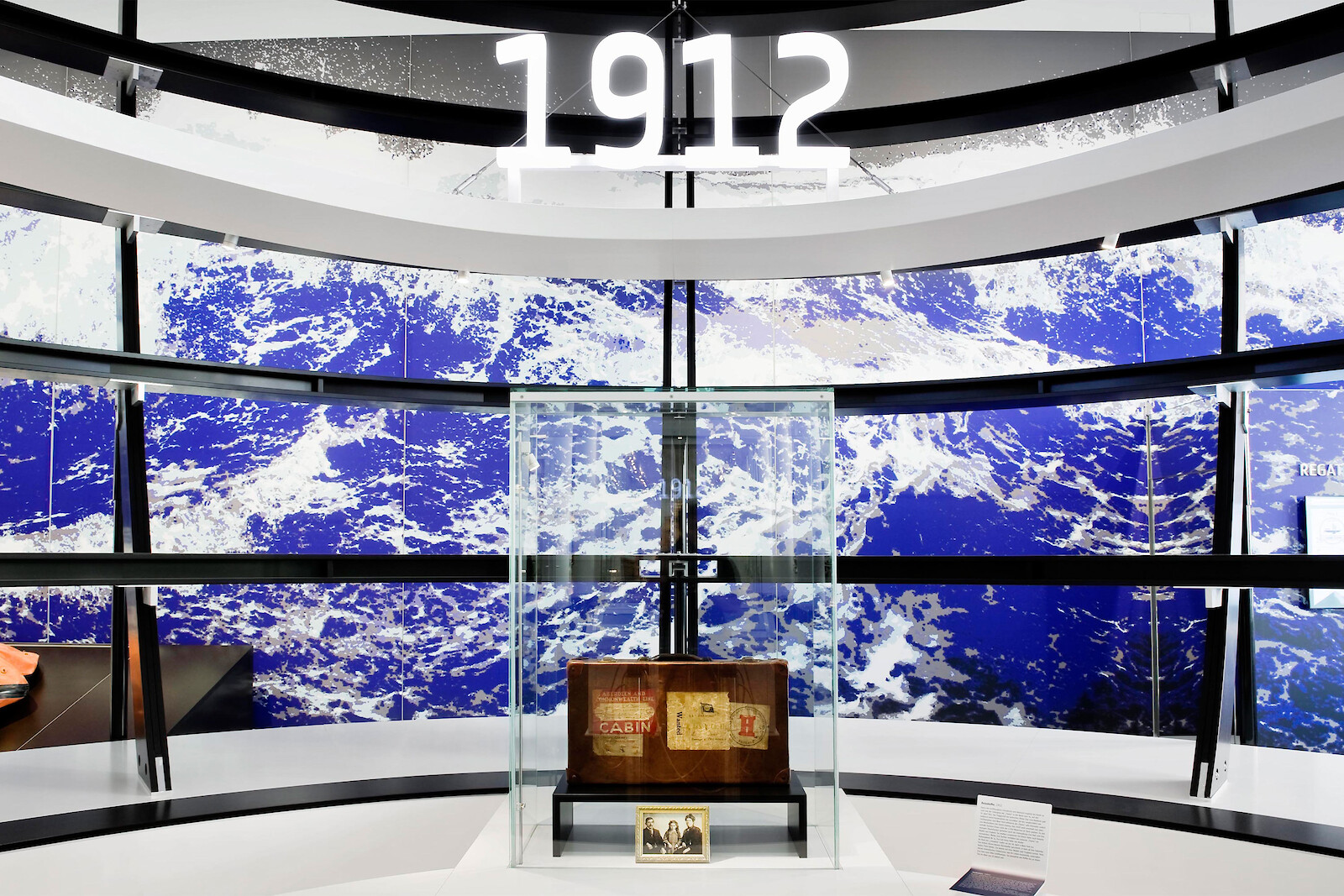 (Gerd Grimm © Marius Schreyer Design)  (Gerd Grimm © Marius Schreyer Design)
